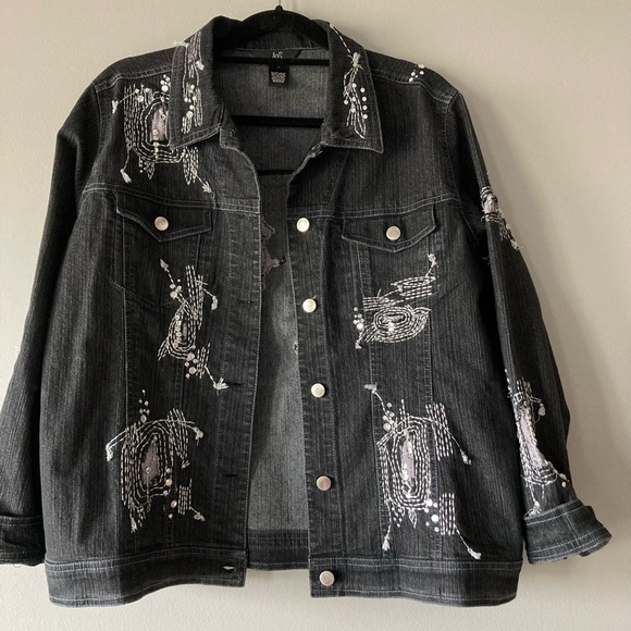ios Black Denim Embellished Jacket M Sequins Embroidery.
Like new condition - Picture 4 of 6